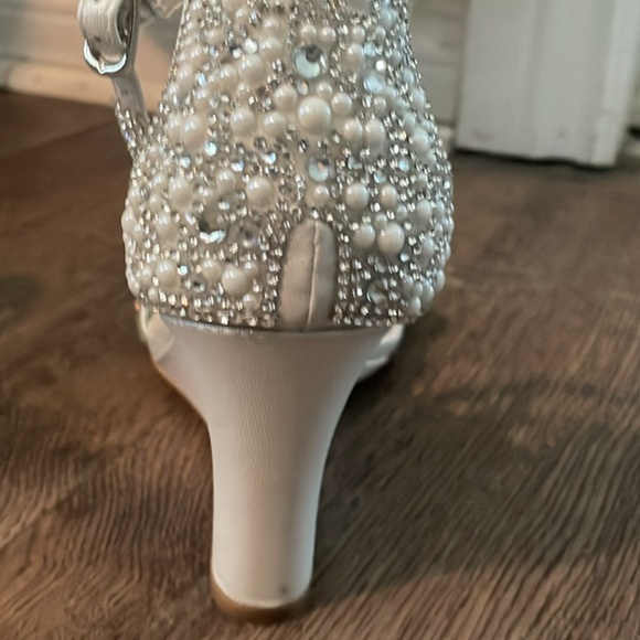 White Heels - Picture 3 of 3